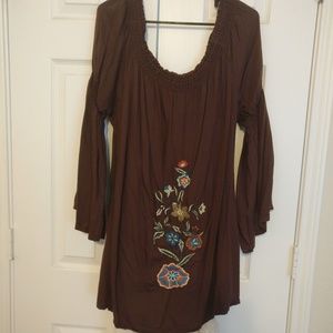 Country tunic w/lace underdress